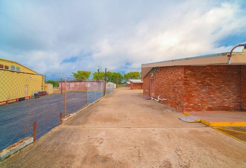 Town & Country Motel Bossier City By Oyo