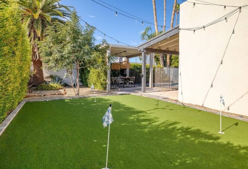 White Agate By Avantstay Pool + Playground