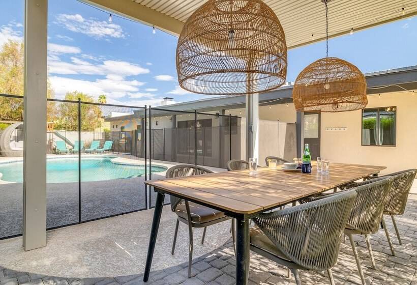 White Agate By Avantstay Pool + Playground