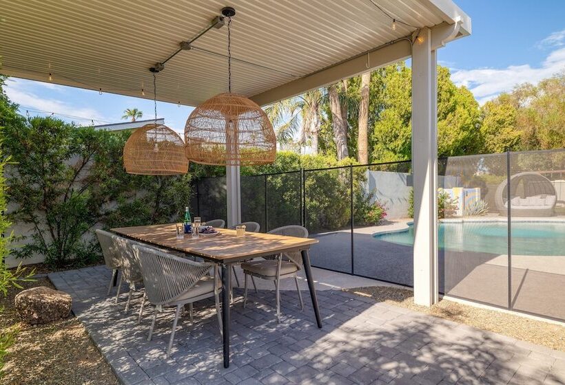 White Agate By Avantstay Pool + Playground