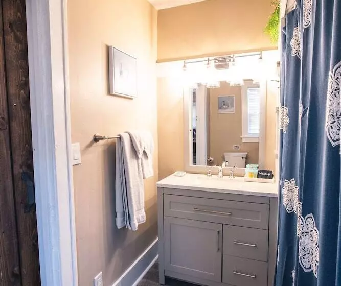 Wine Valley Bungalow