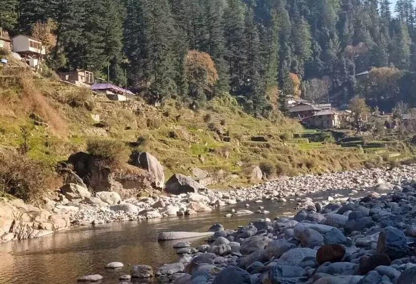 Aamiaismajoitus (B&B) Barot , Waterfall Camps And Domes, Himachal Pradesh