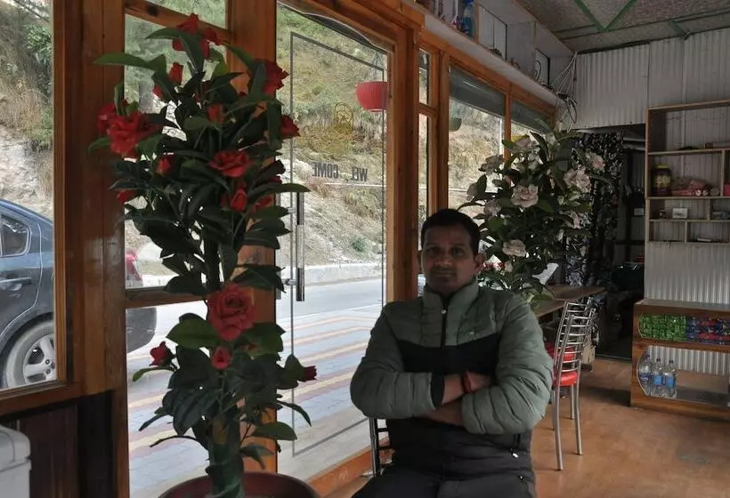 Aamiaismajoitus (B&B) Barot , Waterfall Camps And Domes, Himachal Pradesh