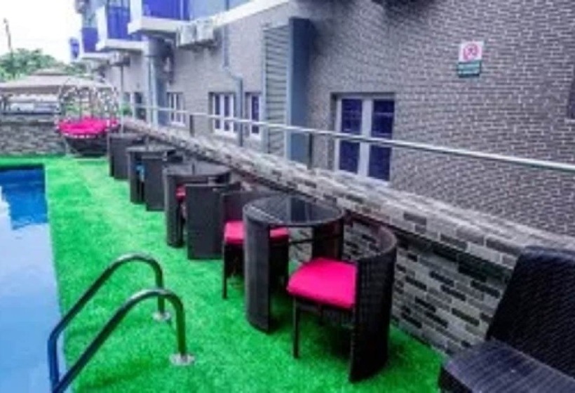 Doreen Grand Hotel & Suites