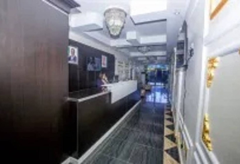 Doreen Grand Hotel & Suites