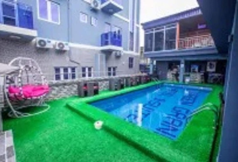 Doreen Grand Hotel & Suites