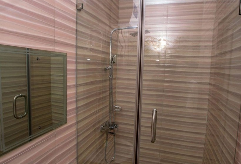 Doreen Grand Hotel & Suites