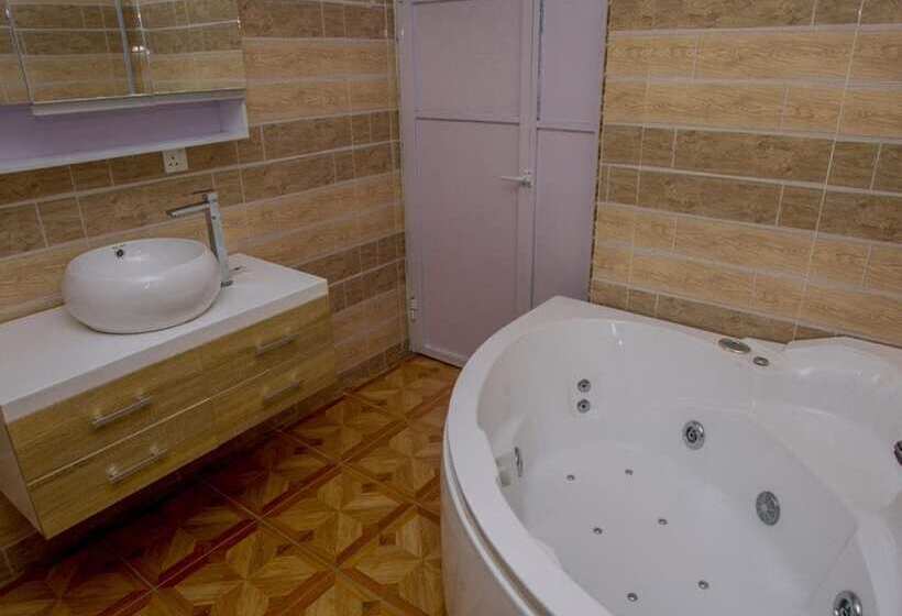 Doreen Grand Hotel & Suites