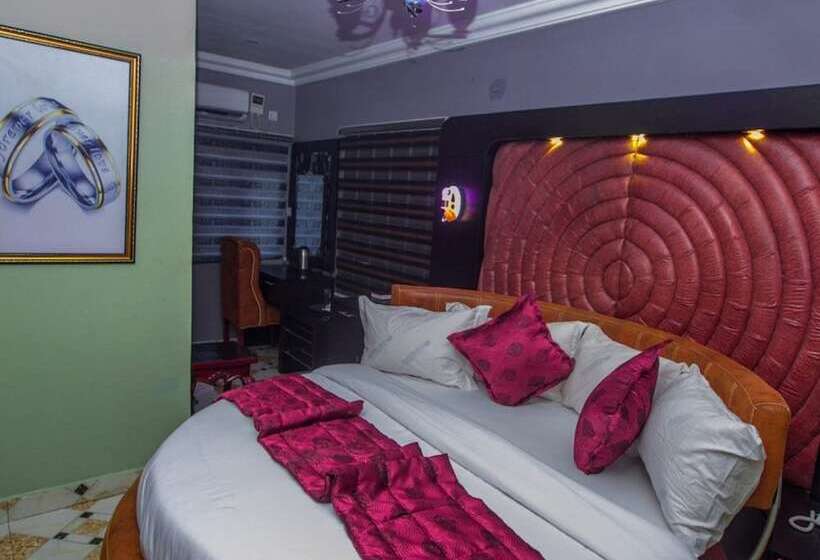 Doreen Grand Hotel & Suites