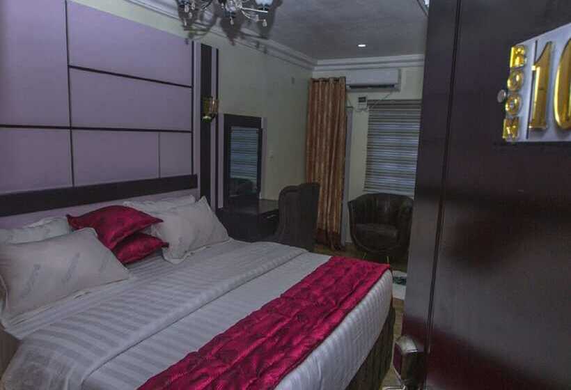 Doreen Grand Hotel & Suites