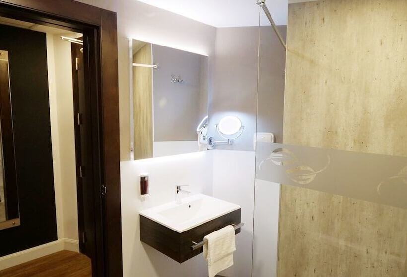 هتل Atlantis Bejaia Aéroport