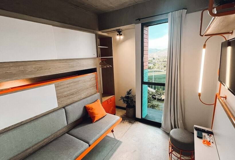 בית מלון כפרי Indie Universe Creative