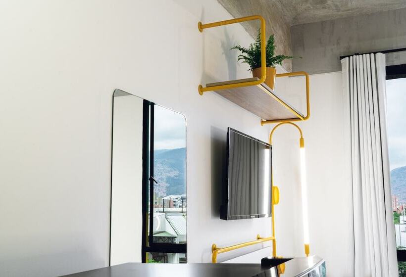 בית מלון כפרי Indie Universe Creative