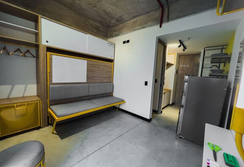 בית מלון כפרי Indie Universe Creative