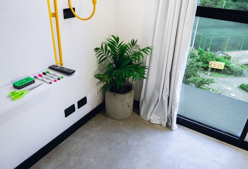 בית מלון כפרי Indie Universe Creative