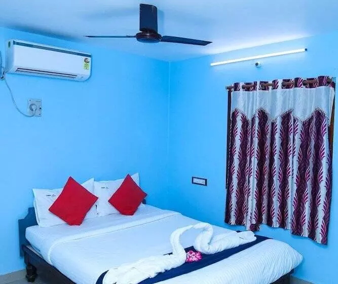 Hotelli Dolphin Beach Guest House