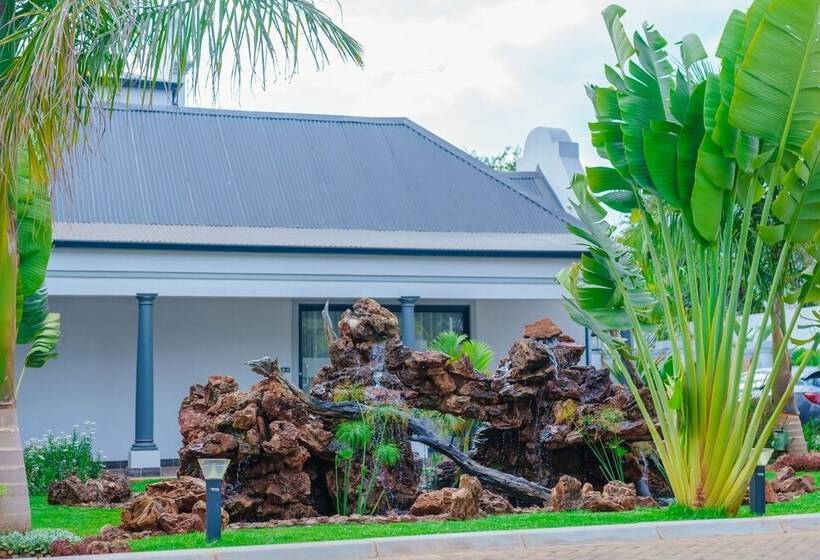 هتل Ezulwini Villa