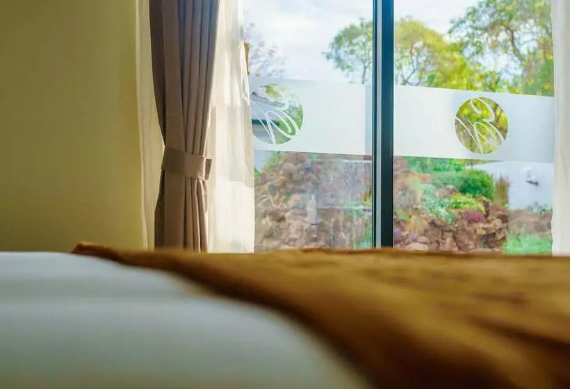 هتل Ezulwini Villa