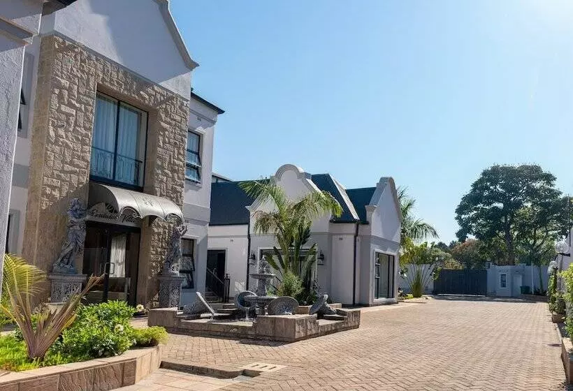 هتل Ezulwini Villa