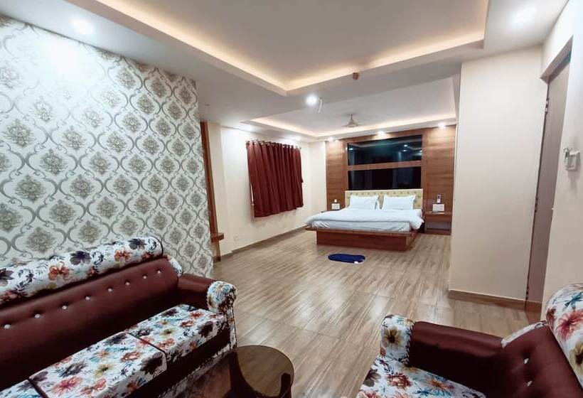 Отель Jyoti International