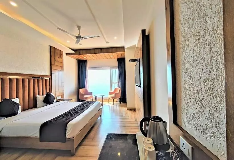 Luxury Inn By Stotrak Hotels