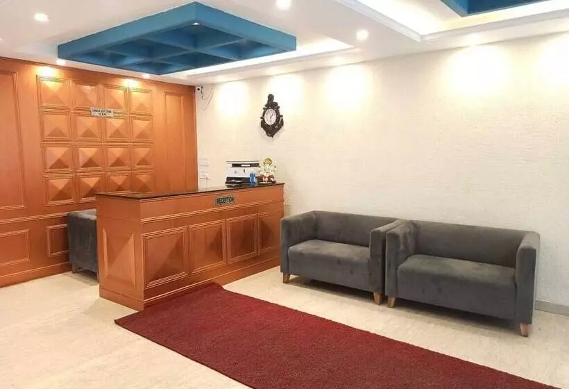 Luxury Inn By Stotrak Hotels