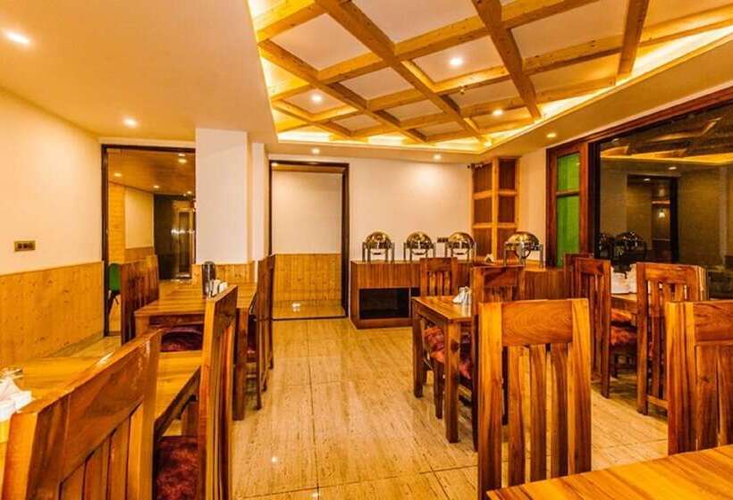 호텔 Misty Mountains Manali