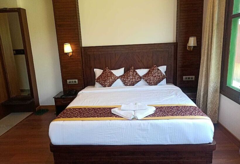 호텔 Misty Mountains Manali