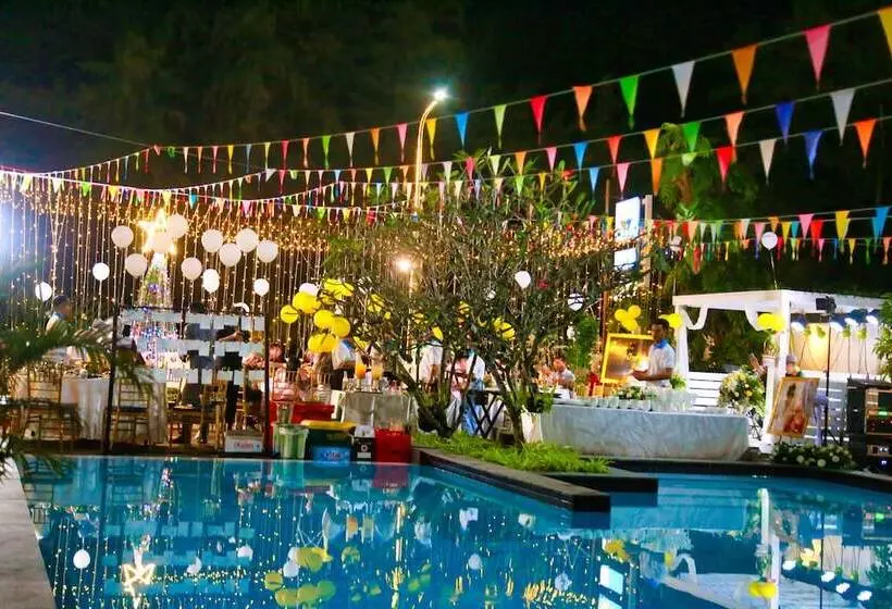 Hotelli Naiya Sea Resort