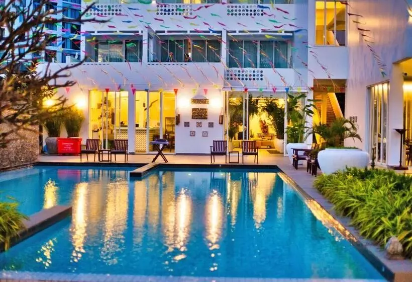 Hotelli Naiya Sea Resort