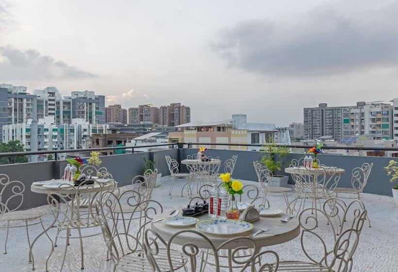 Hotelli Treebo Trend The Square