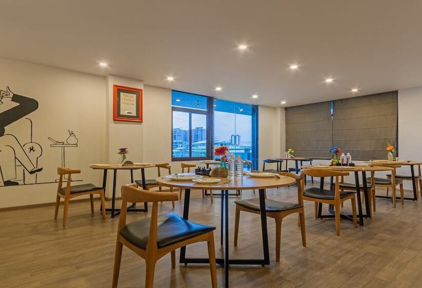 Hotelli Treebo Trend The Square