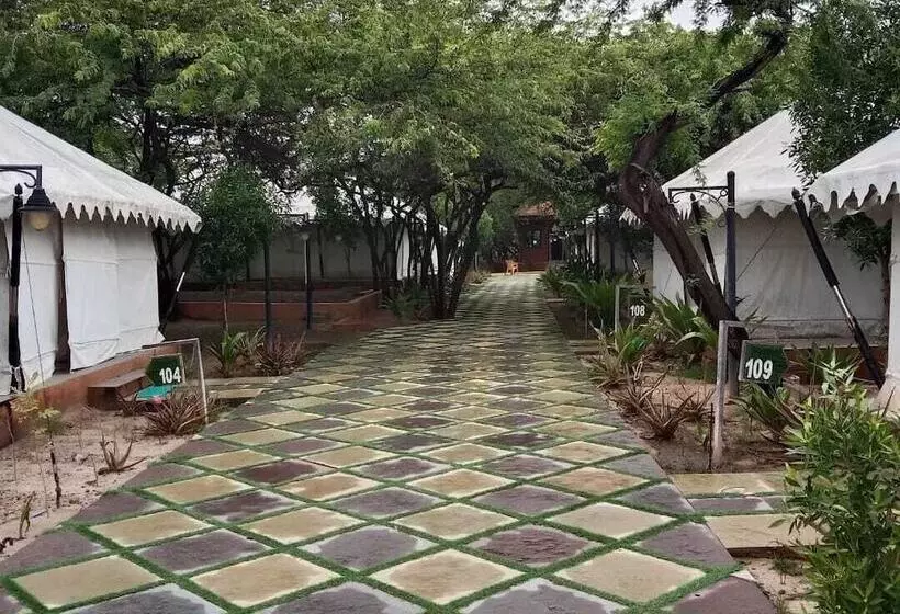 Hotelli Palace Beach Camp