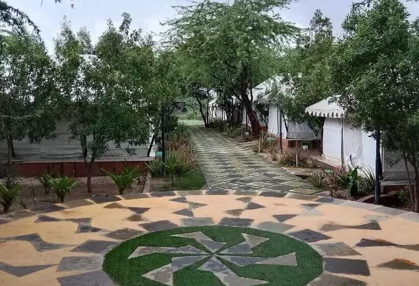 Hotelli Palace Beach Camp