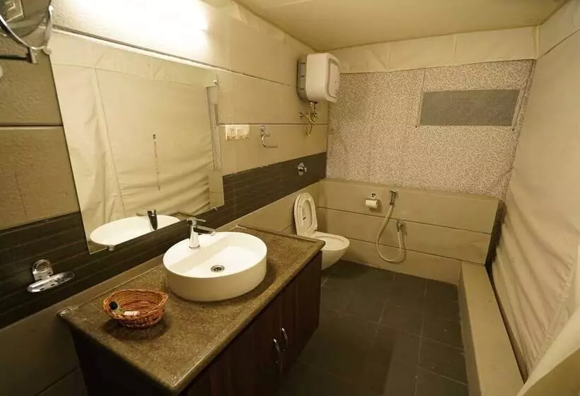 Hotelli Palace Beach Camp