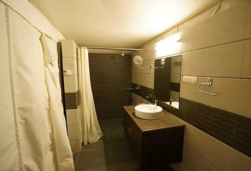 Hotelli Palace Beach Camp