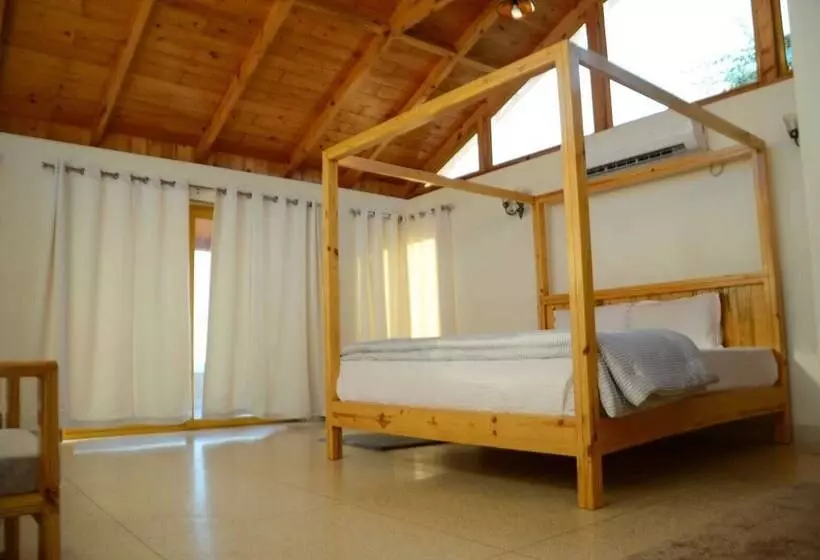 Hotelli Palace Beach Camp