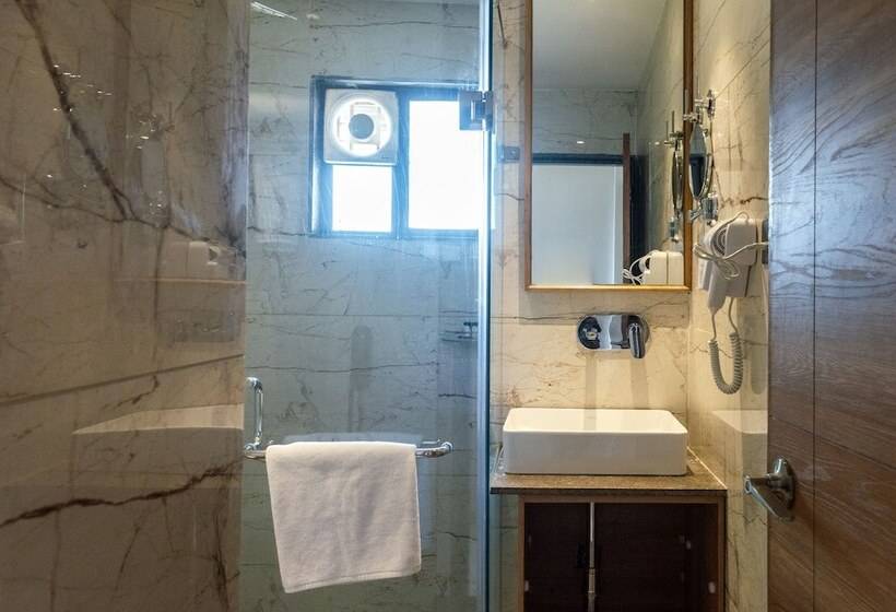 هتل Pathikashram Nilaya