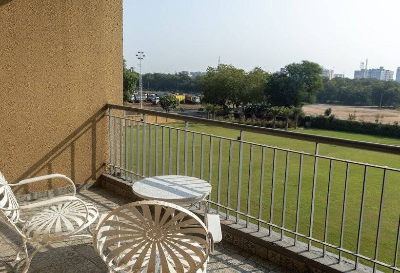 هتل Pathikashram Nilaya