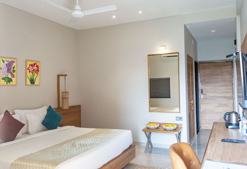 هتل Pathikashram Nilaya