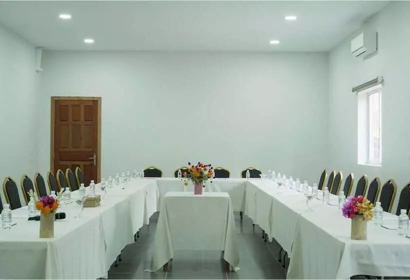 هتل Peam Snea Resort