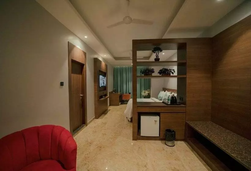 هتل Raj Meridian