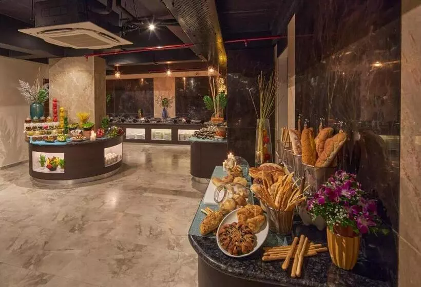 Hotelli Regenta Central Imperial Candolim Goa