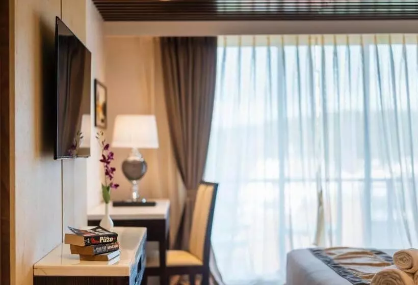 Hotelli Regenta Central Imperial Candolim Goa