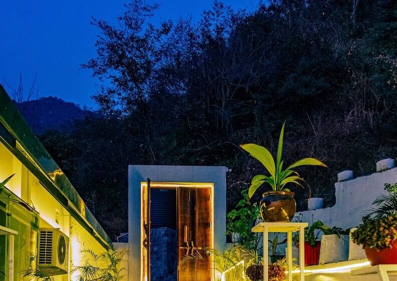 בית מלון כפרי The Bougainvillea Retreat Dehradun