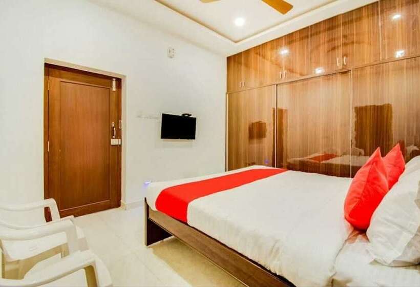 בית מלון כפרי Rvn Grand, Nellore