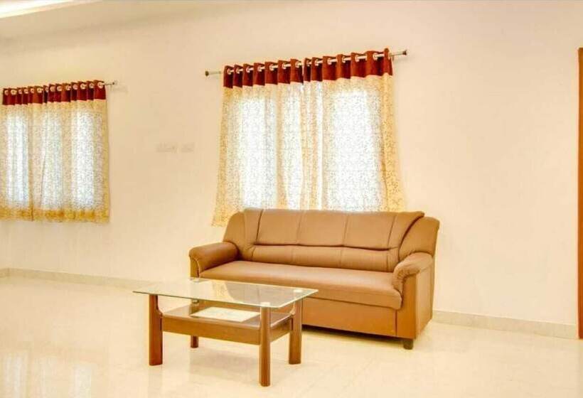 בית מלון כפרי Rvn Grand, Nellore