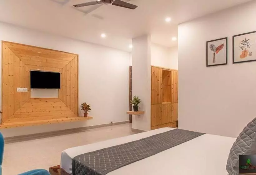 ホテル The Green Land Kasauli