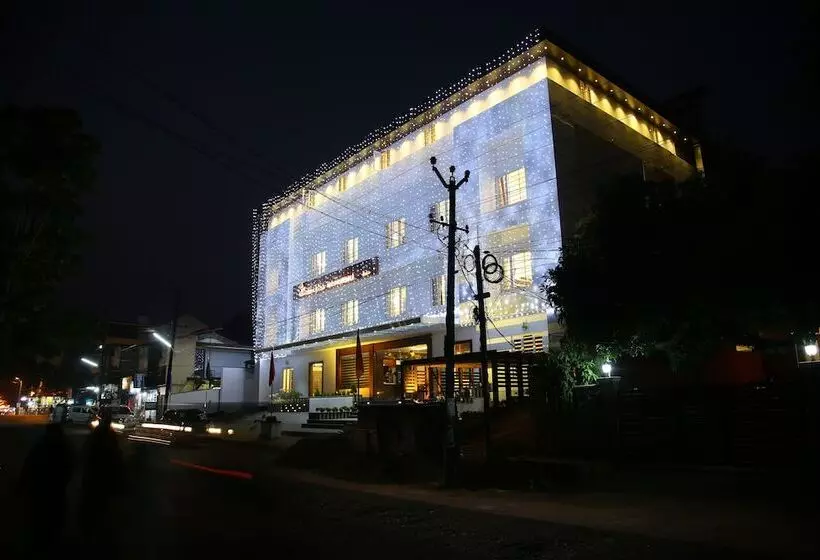 Hotelli Theertha International