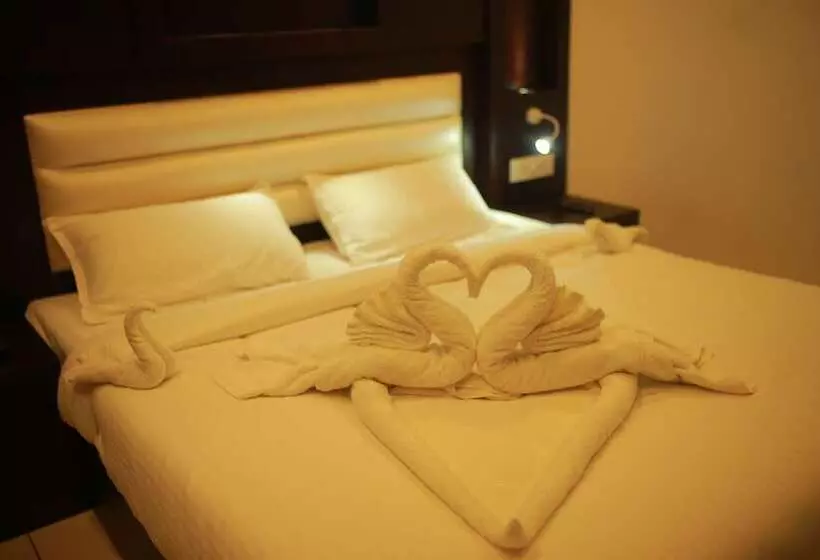 Hotelli Theertha International